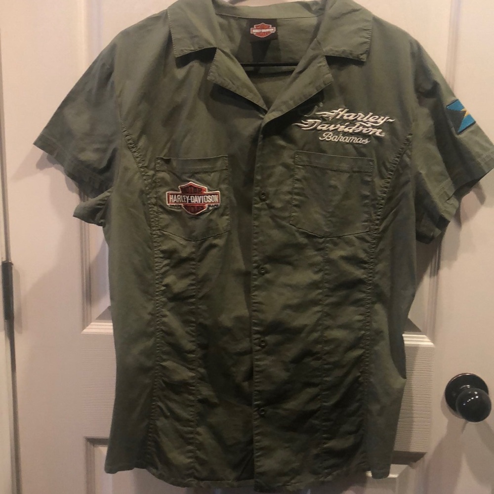 Women’s Harley Davidson Button down, size Large, Bahamas specific. Olive colored